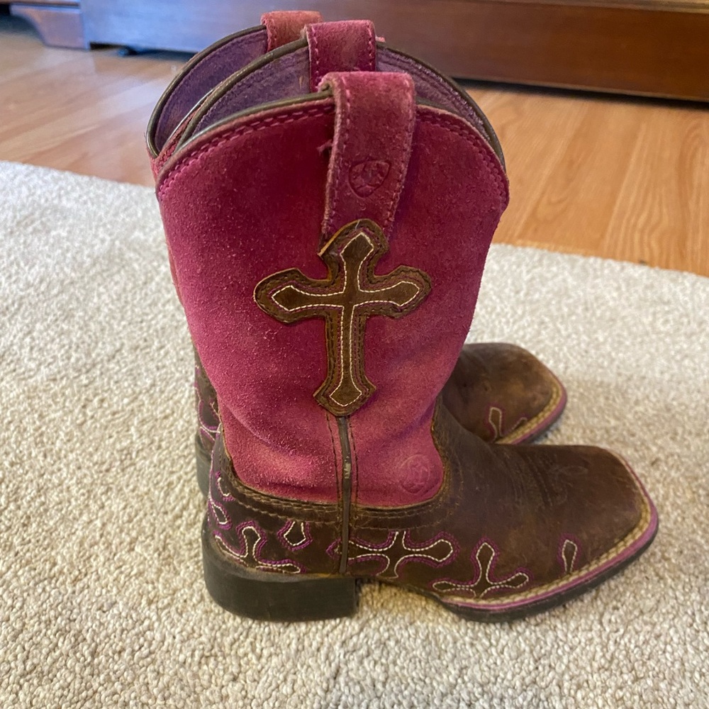 Cowgirl boots size 8